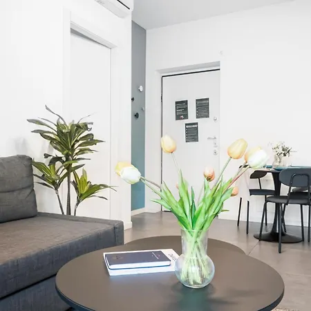 Beautiful Flat Fully Furnished In P.Ta Romana Milan Exterior photo